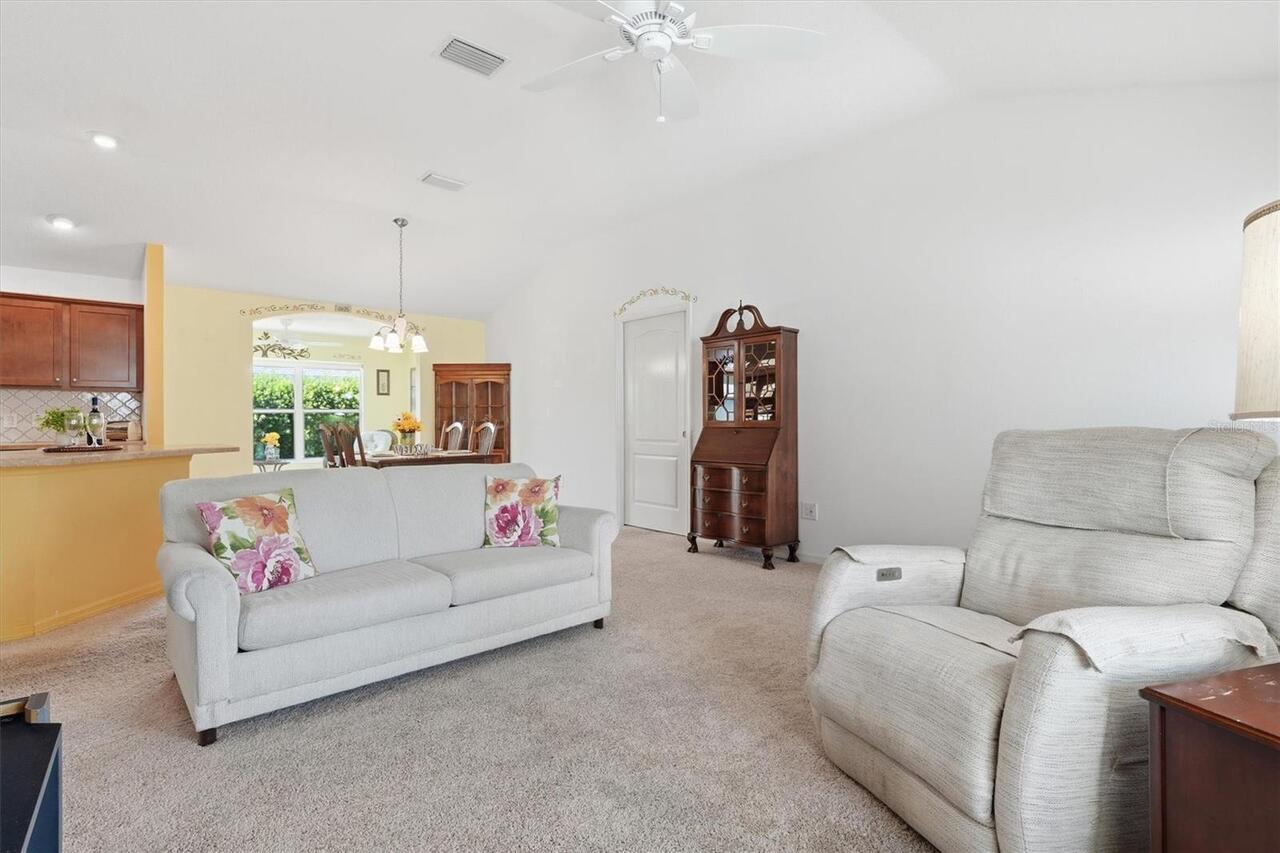 Listing Photo 8