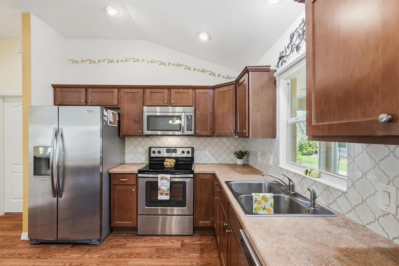 Listing Photo 11