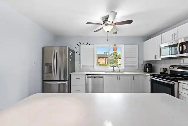 Listing Photo 11