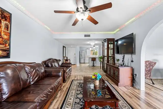 Listing Photo 14