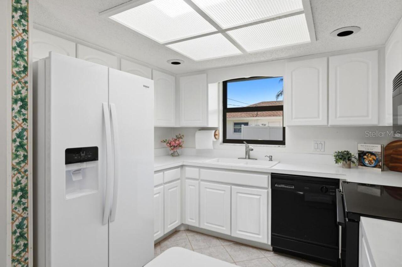 Listing Photo 11