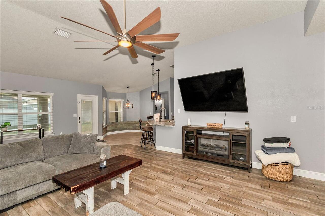 Listing Photo 9