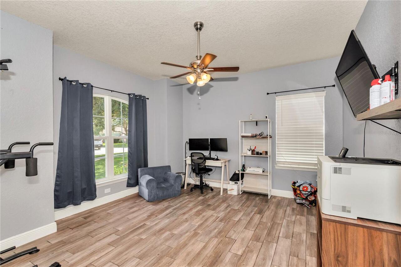 Listing Photo 12
