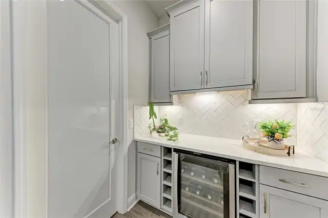 Listing Photo 15