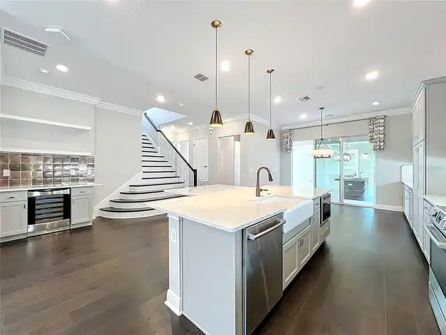 Listing Photo 10