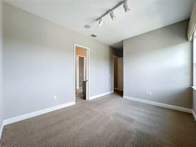 Listing Photo 24