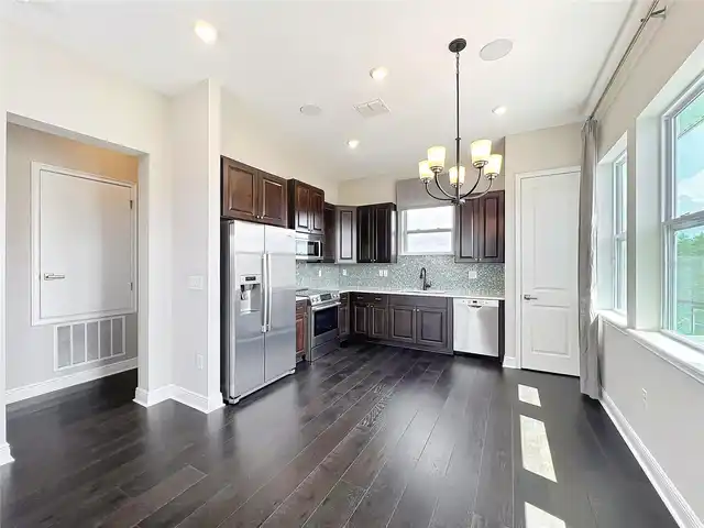Listing Photo 28