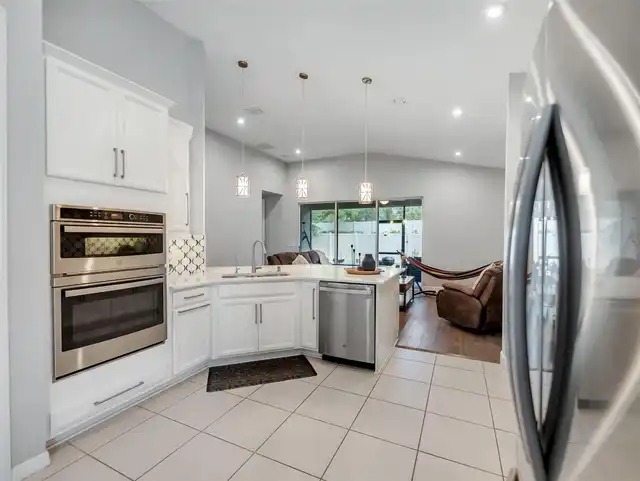 Listing Photo 9