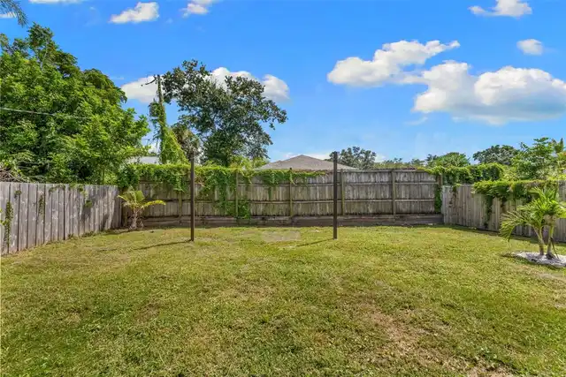 Listing Photo 12