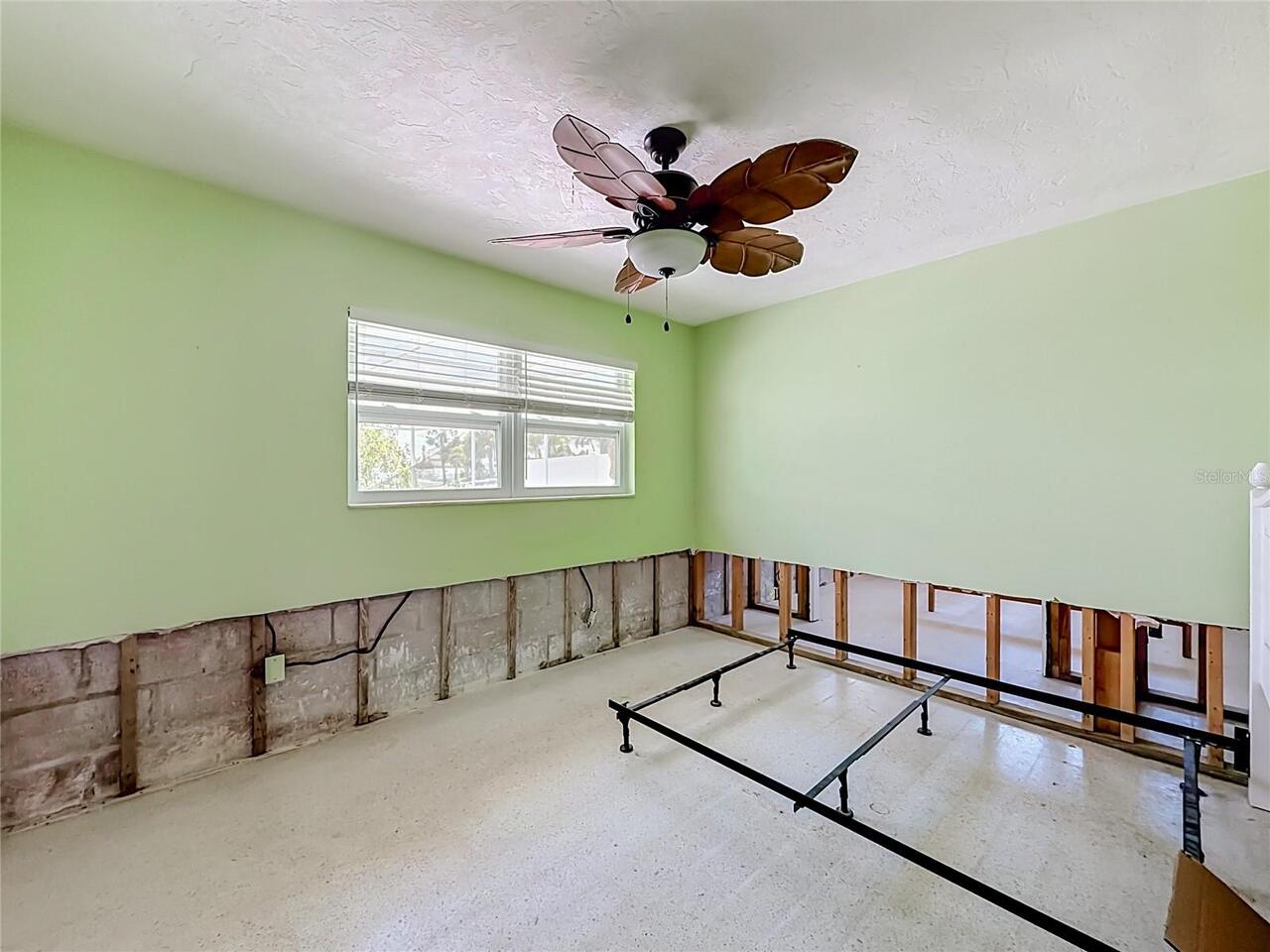 Listing Photo 12