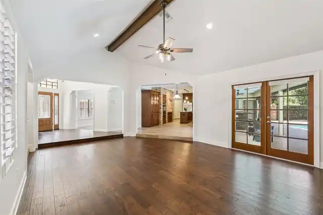 Listing Photo 16