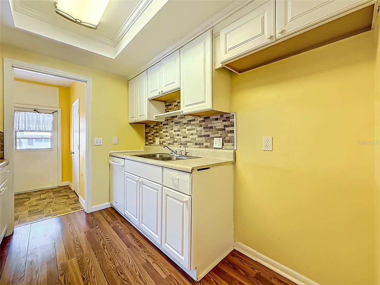 Listing Photo 10