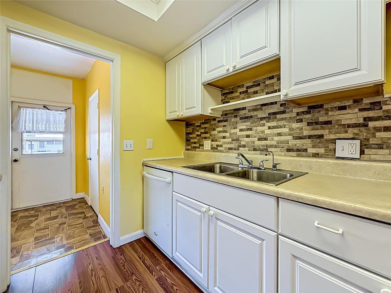 Listing Photo 11