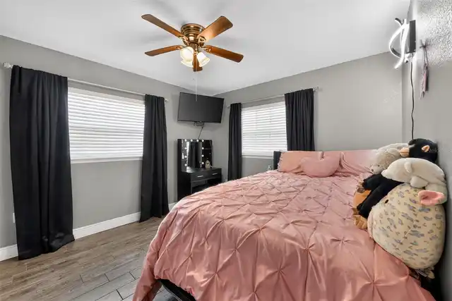 Listing Photo 8