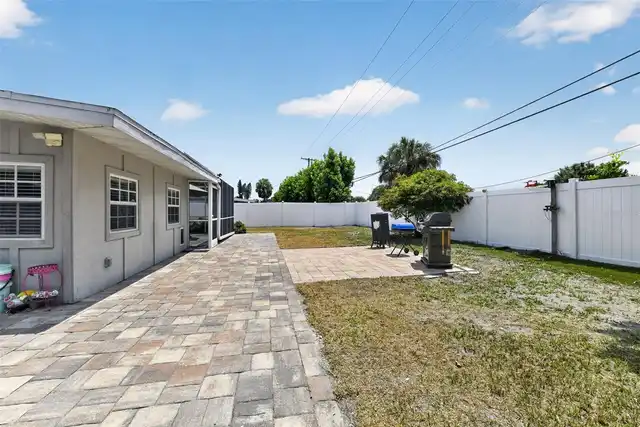 Listing Photo 16