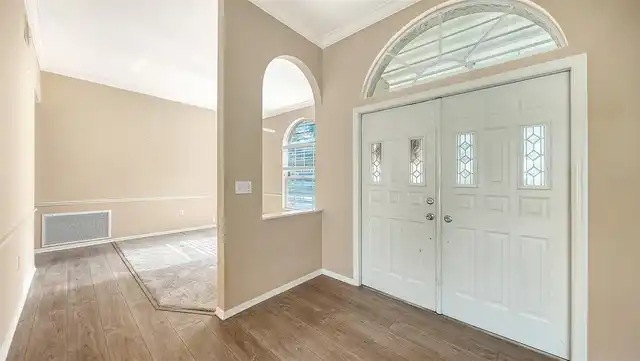 Listing Photo 9