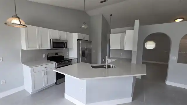 Listing Photo 10