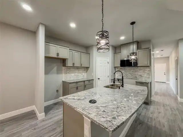 Listing Photo 15