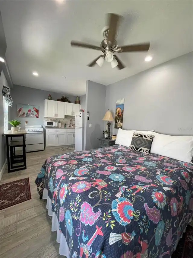 Listing Photo 11
