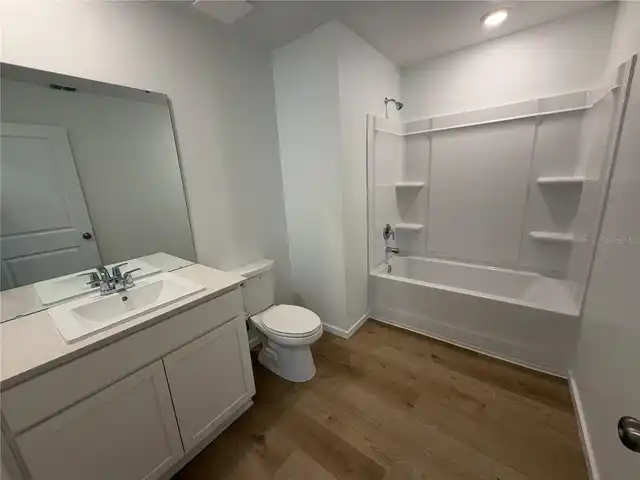 Listing Photo 11