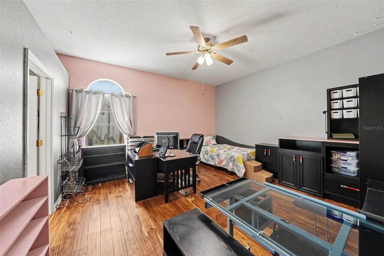 Listing Photo 18