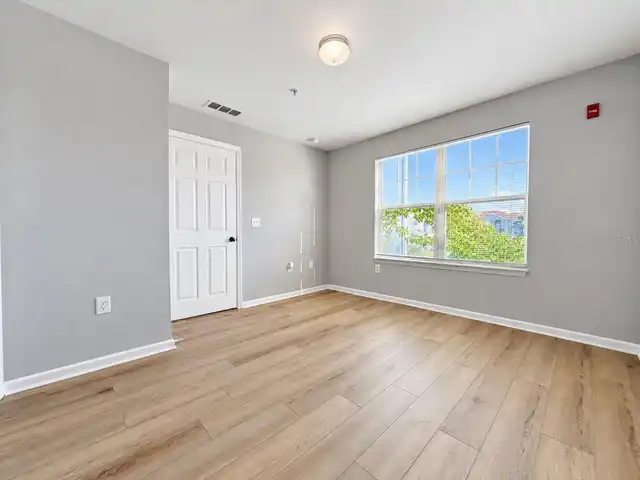 Listing Photo 33