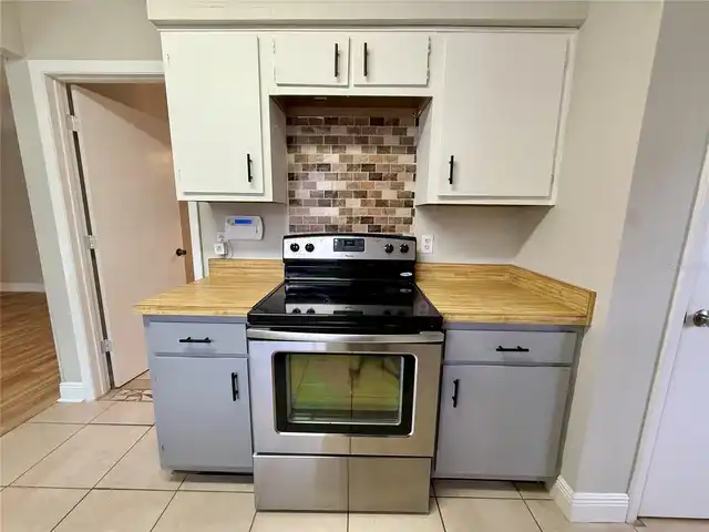Listing Photo 8