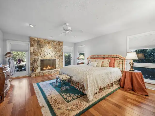 Listing Photo 18