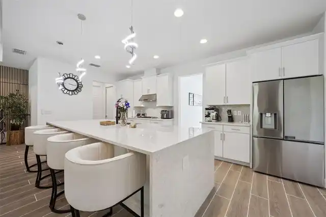 Listing Photo 19