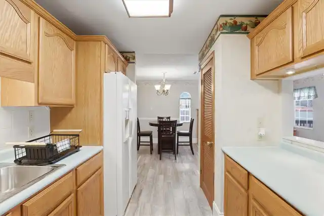 Listing Photo 14