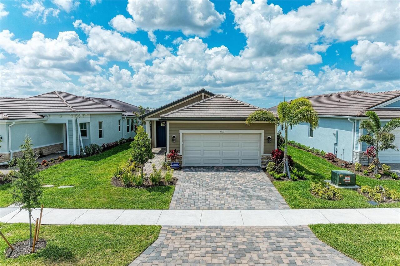 Listing Photo 11