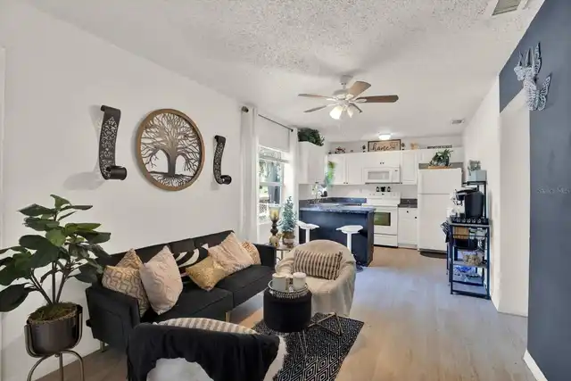 Listing Photo 8