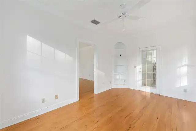 Listing Photo 17