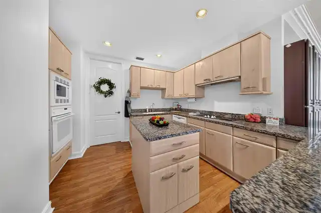 Listing Photo 16