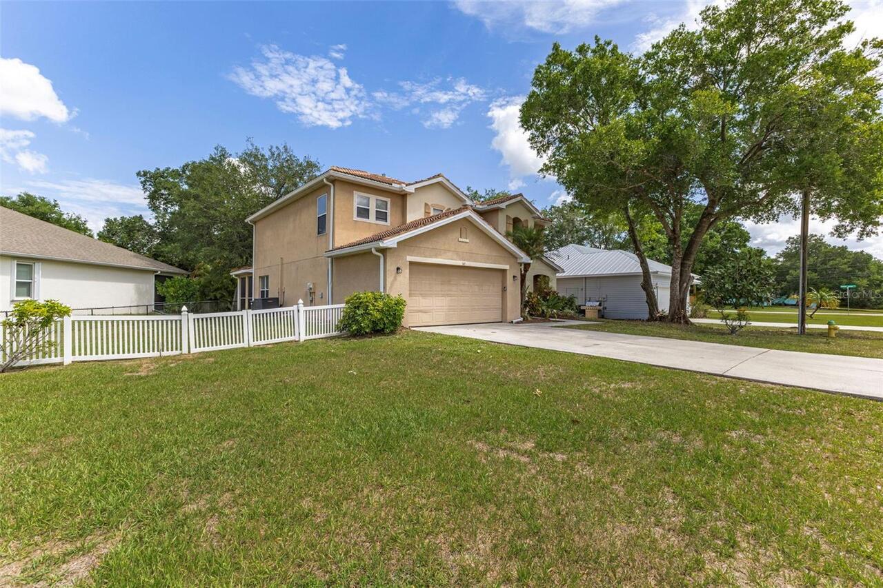 Listing Photo 9