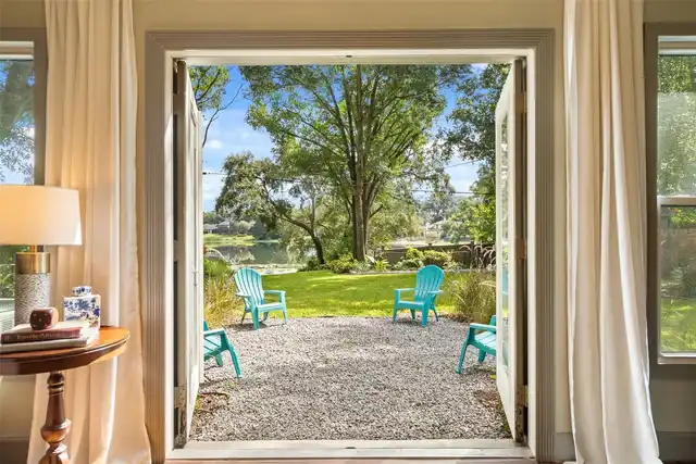 Listing Photo 12