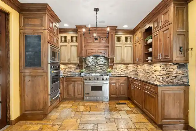 Listing Photo 18