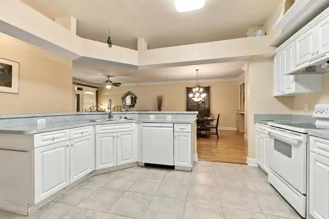 Listing Photo 7