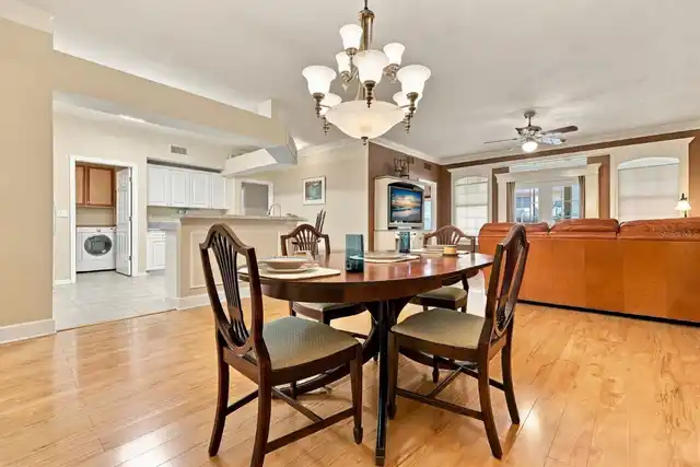 Listing Photo 9