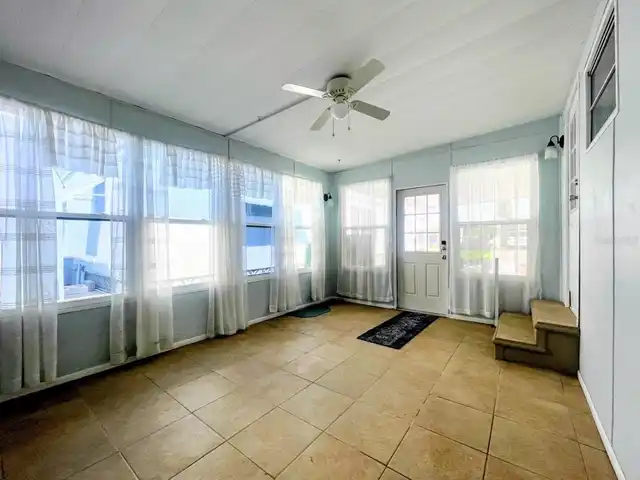 Listing Photo 14