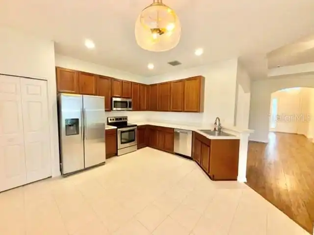 Listing Photo 9
