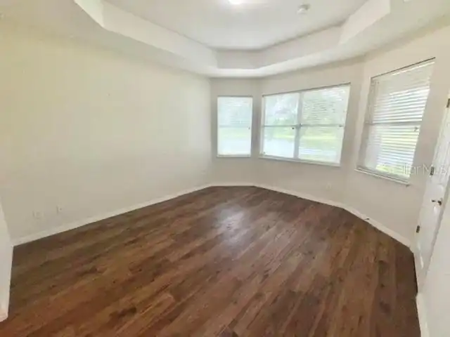 Listing Photo 12