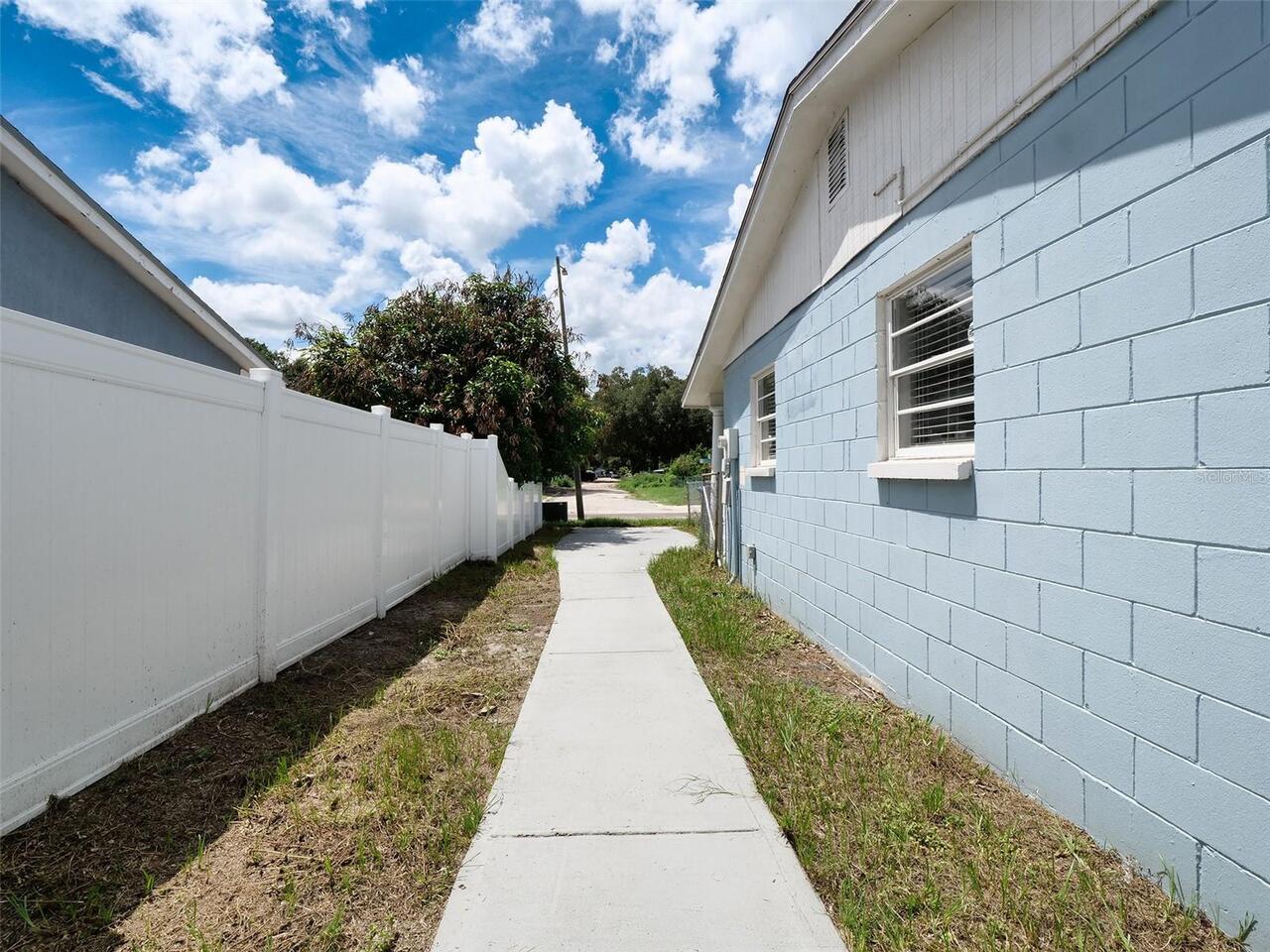 Listing Photo 9