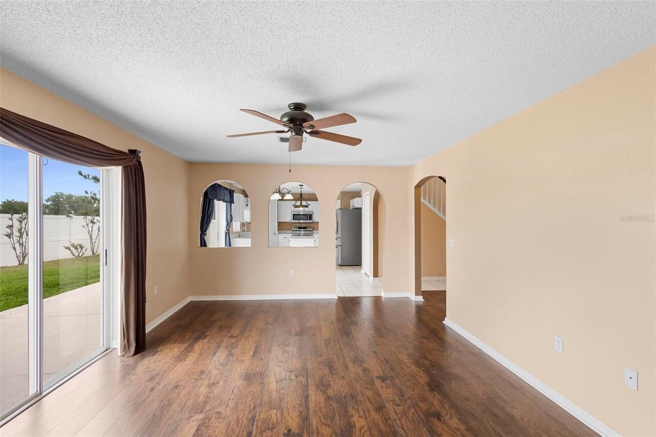 Listing Photo 11