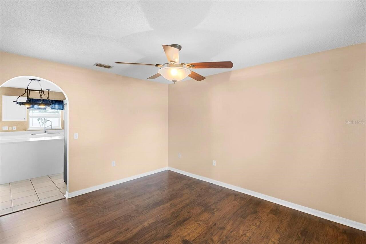 Listing Photo 14
