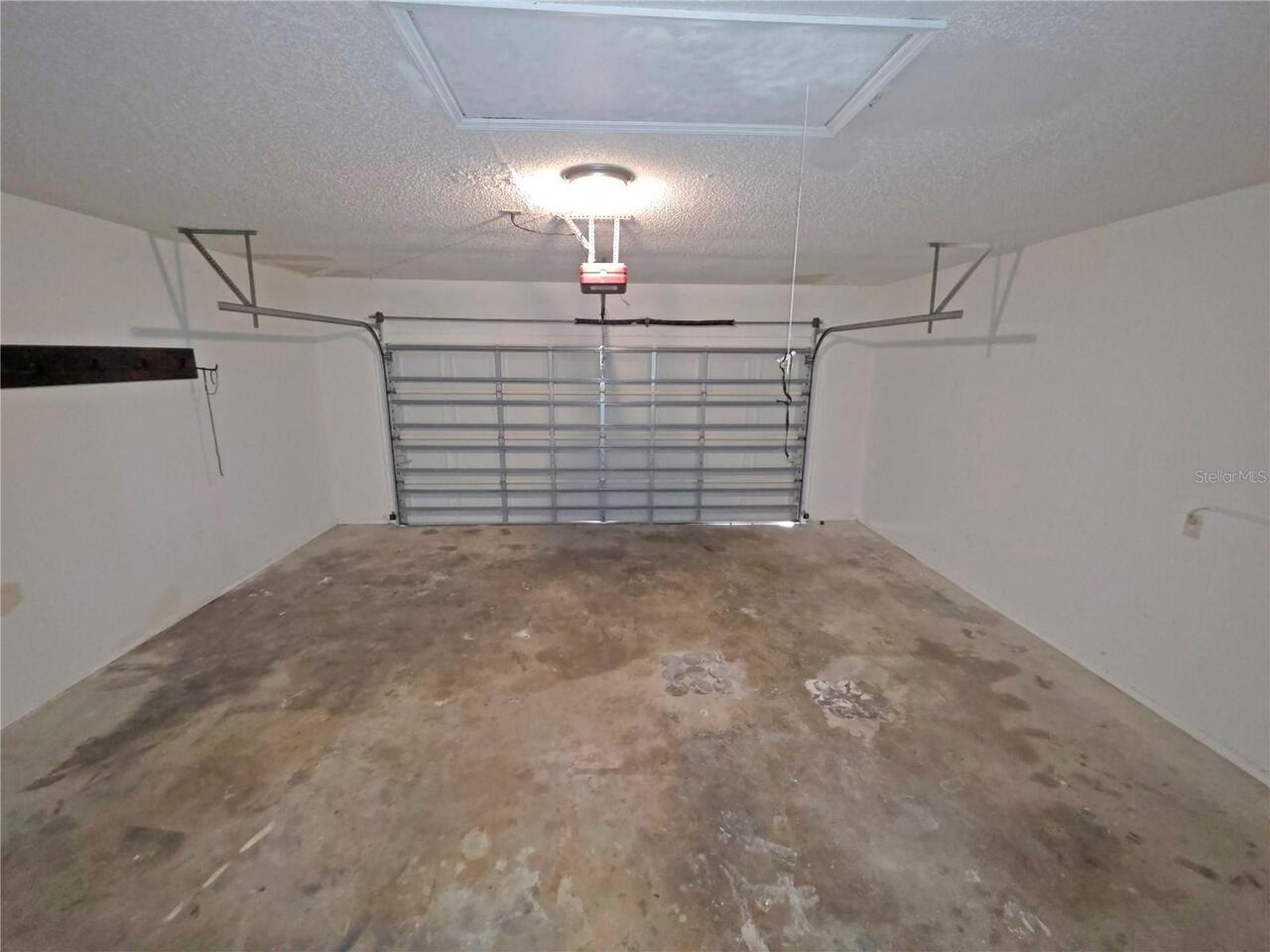 Listing Photo 8