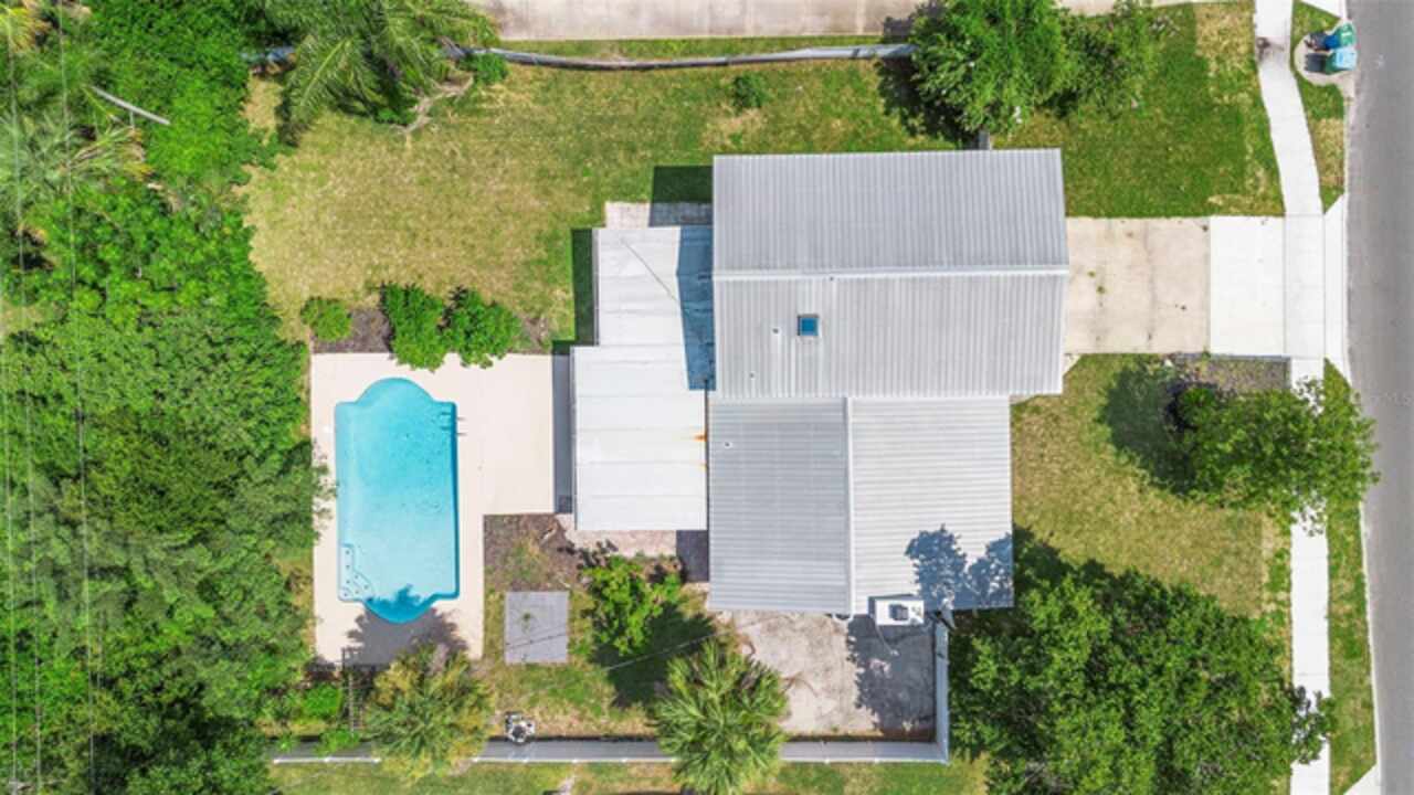 Listing Photo 10