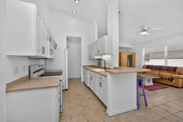 Listing Photo 16