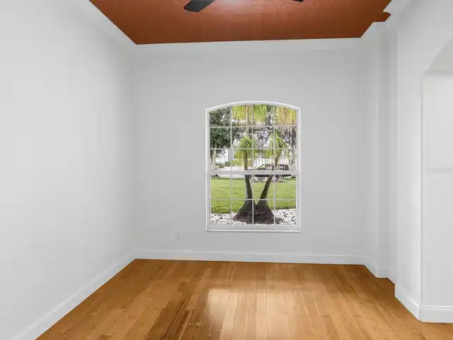 Listing Photo 7