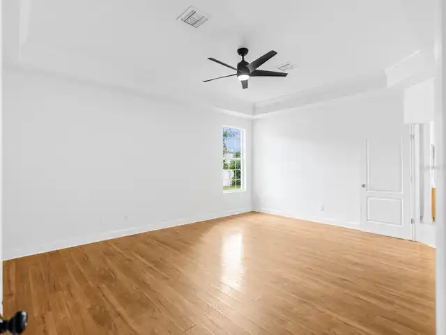 Listing Photo 17